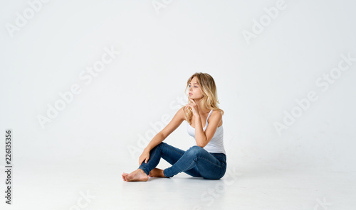 body woman sitting on the floor