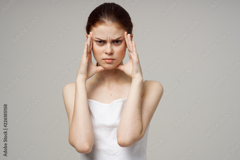 serious woman headaches serious woman headaches