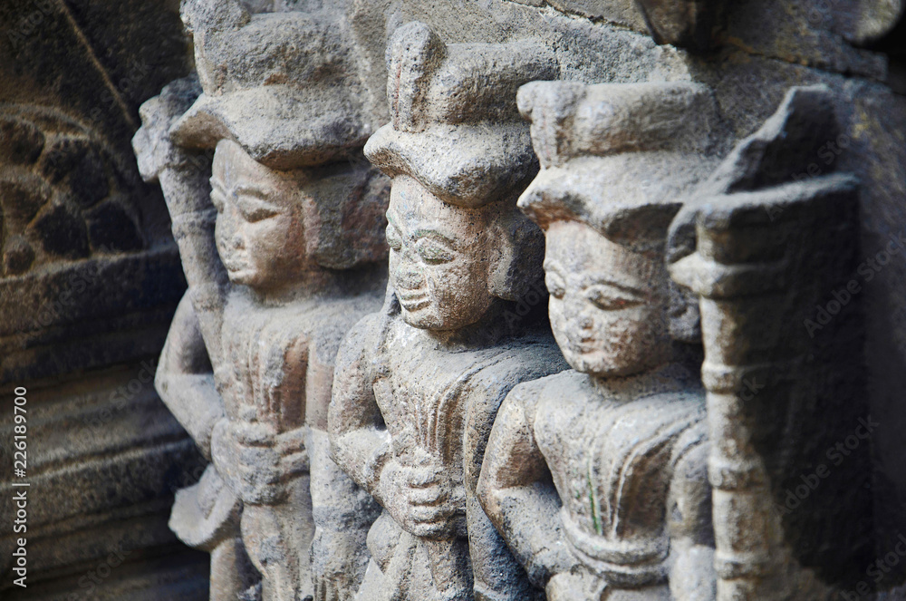Carved idol of Yaksha dwarpala, Trishund Ganapati Temple, Pune, Maharashtra Carved idol of Yaksha dwarpala, Trishund Ganapati Temple, Pune, Maharashtra