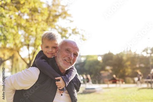 Картината върху платно A day with Grandpa