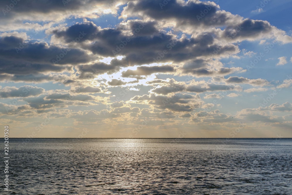 Naklejka premium evening over the sea
