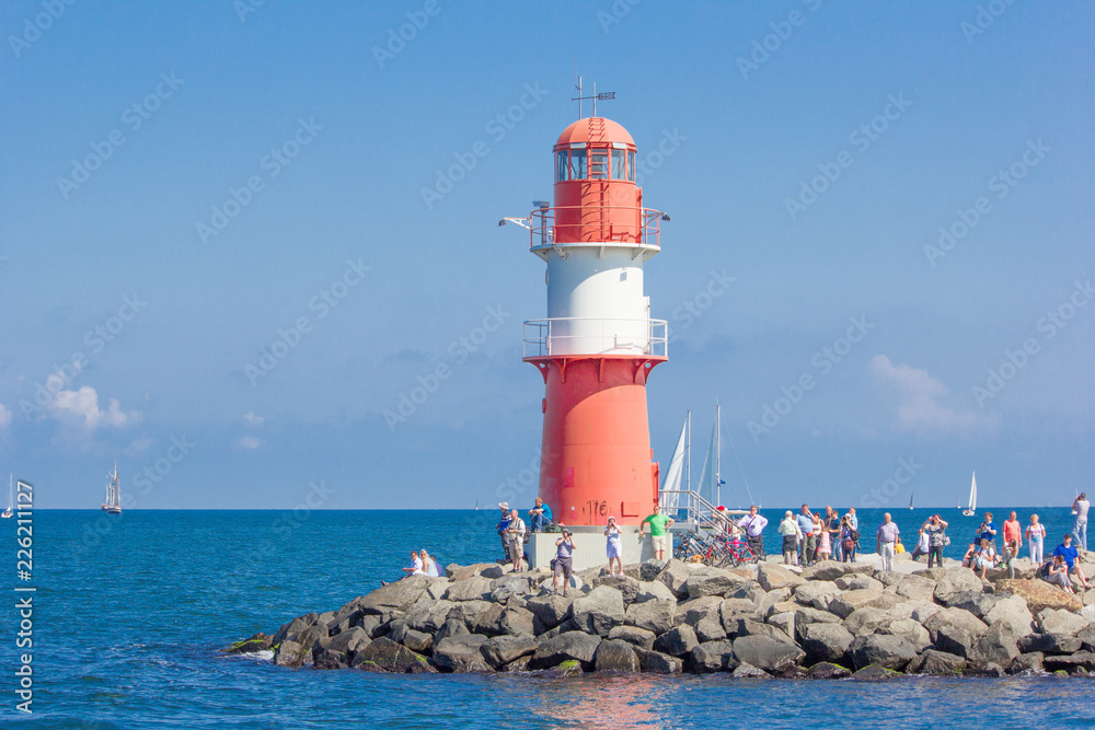 Roter Leuchtturm in Rostock Warnemünde