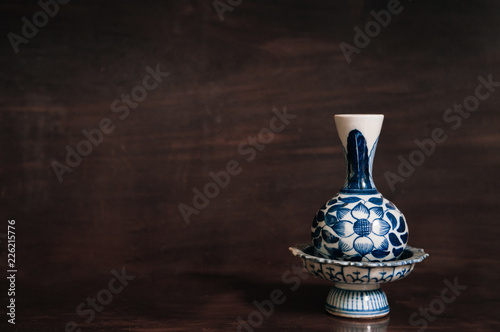 Φωτογραφία Colourful blue pedestal tray and vase China ware, Chinese porcelain