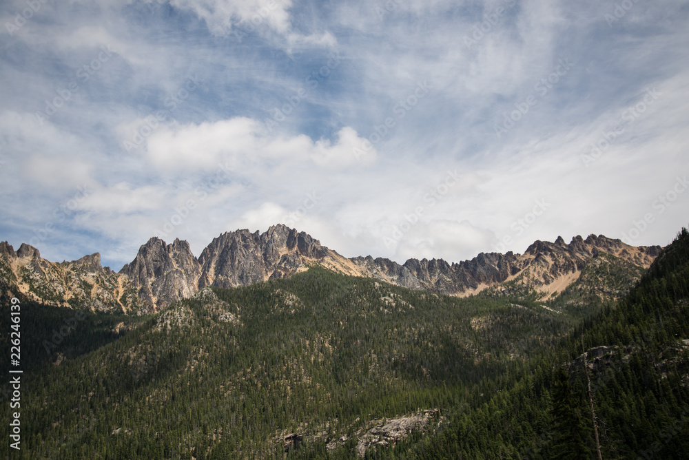 Fototapeta premium North Cascade Mountain Range 