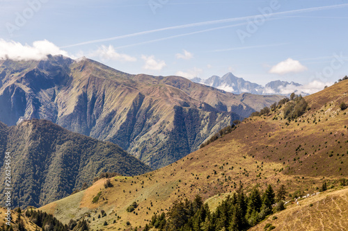 Paysage autour de Guzet-neige, Pyrénées photo