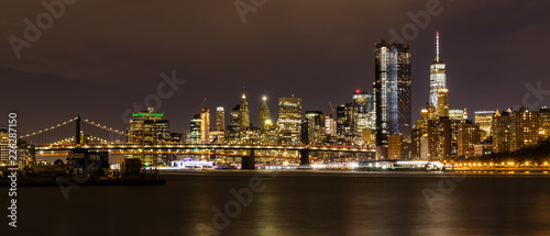 Wallpaper Mural Vue de nuit de Manhattan depuis Brooklyn, New York, Etats-Unis Torontodigital.ca