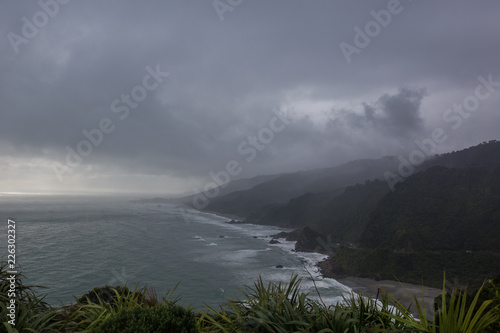 Obraz na płótnie View of a West Coast beach in New Zealand w salonie