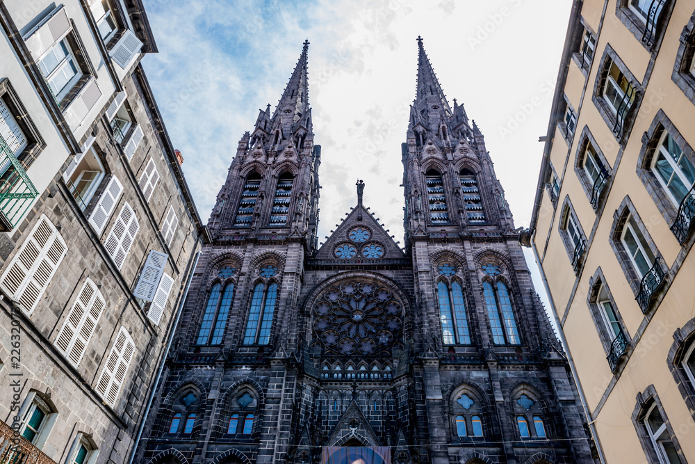 Obraz premium Cathédrale Notre-Dame-de-l'Assomption à Clermont-Ferrand