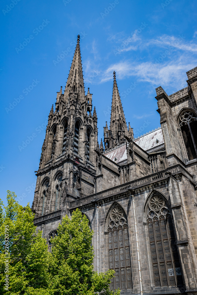 Cathédrale Notre-Dame-de-l'Assomption à Clermont-Ferrand Cathédrale Notre-Dame-de-l'Assomption à Clermont-Ferrand