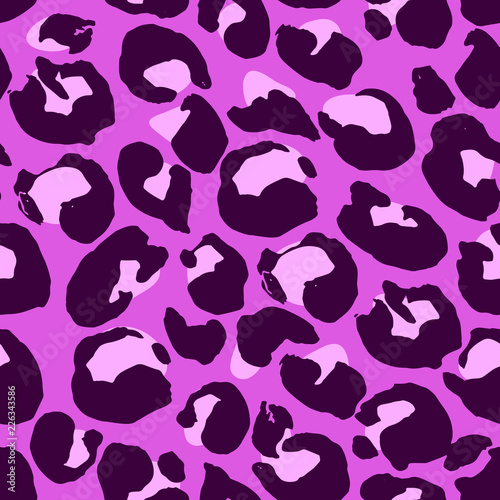 Vector illustration leopard print seamless pattern. Violet hand drawn background.