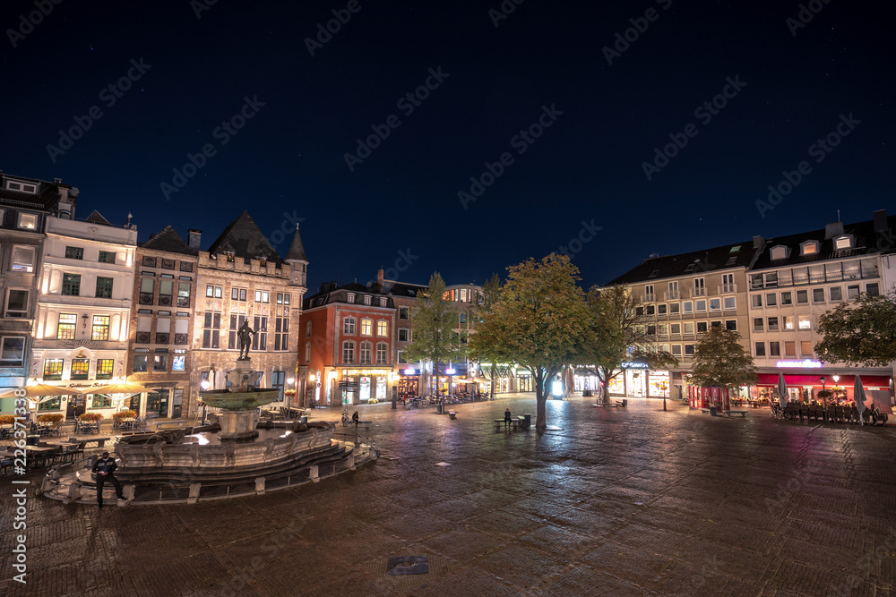 Marktplatz Aachen bei Nacht