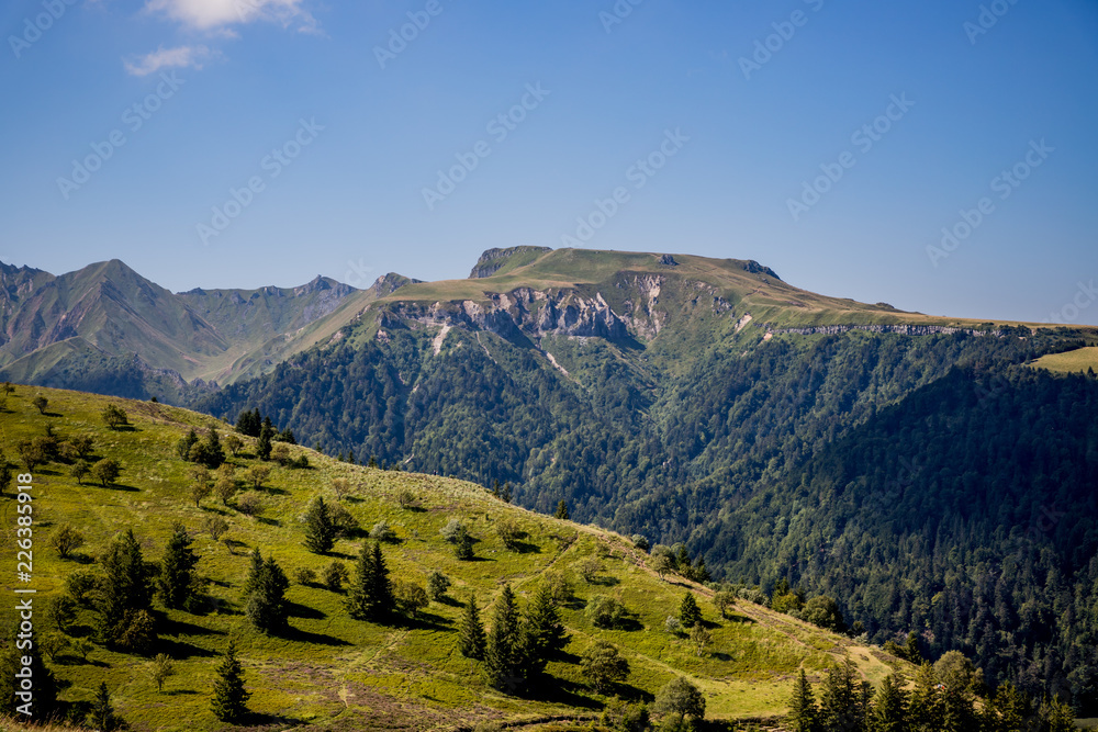 Paysage autour du Puy de Sancy et du Mont Dore en Auvergne