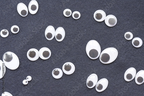 Augen, Wackelaugen schwarz, weiß, beobachtet fühlen, viele augen, klotzen
