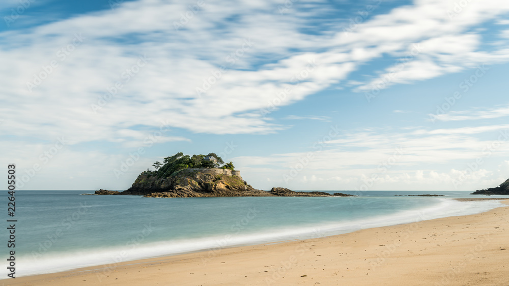 Fototapeta premium House on a small island beach near Saint Malo