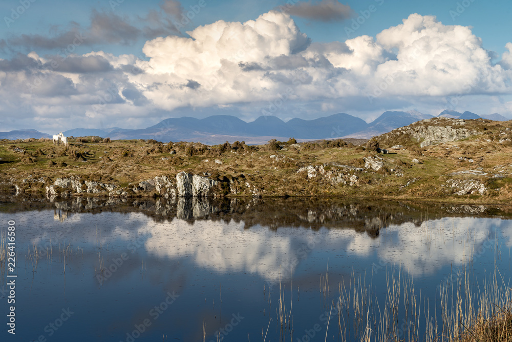 Obraz premium Ireland, Galway, Letterfrack, Connemara National Park, 3 October 2018, Diamond Hill.Diamond Hill is a popular walking destination and attracts Irish hikers and foreign tourists. 