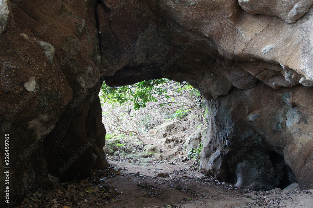 猿島の洞窟