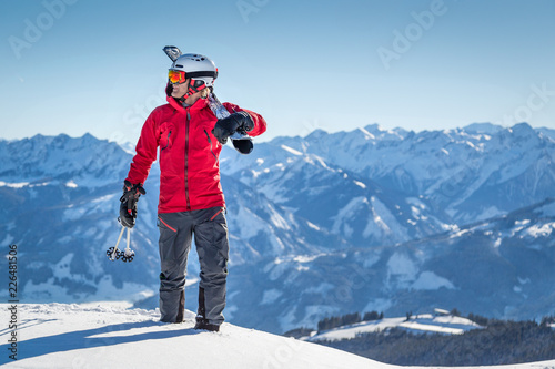 Obraz na płótnie Male freeride skier in the mountains w salonie