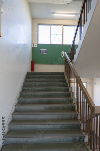 学校の階段