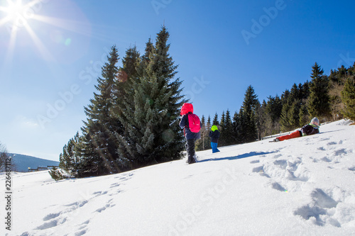 winter wanderung sonne kinder