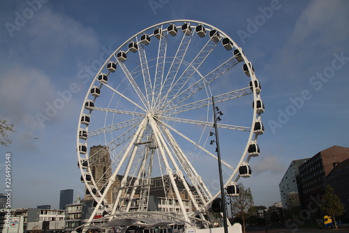 Ferris wheel at the city center of Rotterdam at the Markthal downtown to see the whole city © André Muller