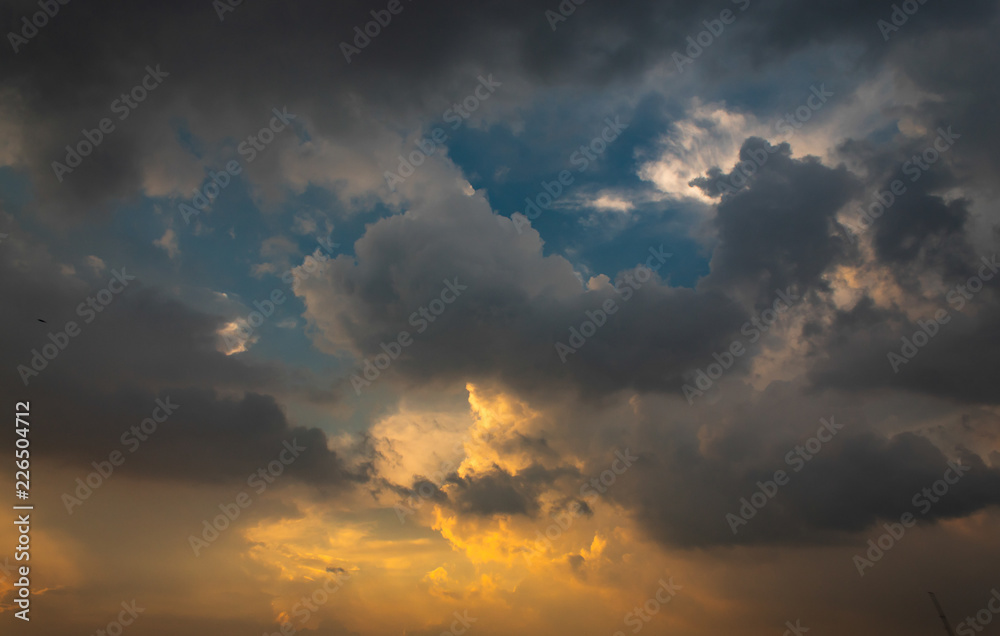 Fototapeta premium The beauty of the sunset and the sky.
