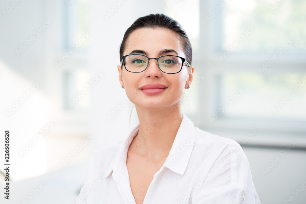 Young beautiful business woman Young beautiful business woman