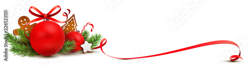 Photographie Weihnachtsschmuck Grußkarte rot - Weihnachtskugel mit Lebkuchen, Tannenzweige un