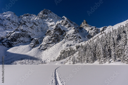 Fototapeta Naklejka Na Ścianę i Meble -  Morskie Oko, Mnich, Mięguszowiecki Szczyt, Tatry