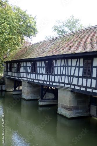 Das Stauwehr Wasserhaus reguliert den Wasserstand des vom Neckar in Esslingen abzweigenden Hammerkanals  © Malte Florian Klein