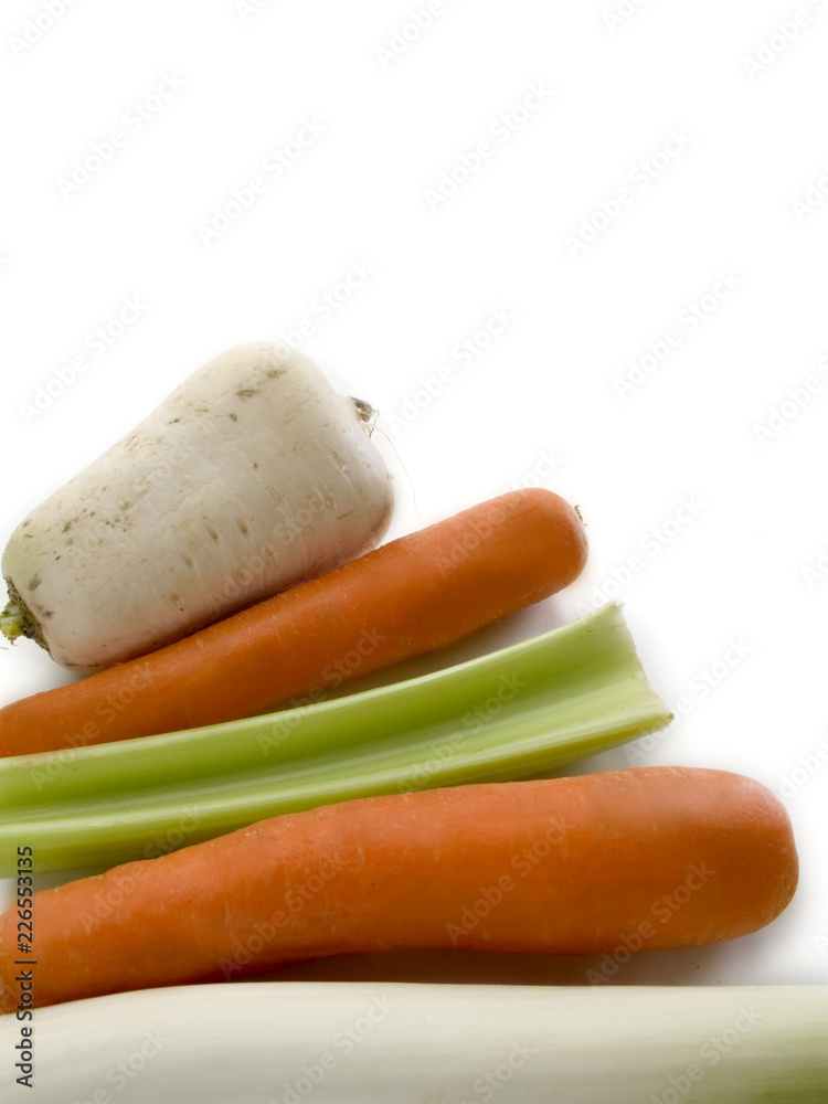 Detalle de zanahorias, apio y rábano blanco Detalle de zanahorias, apio y rábano blanco