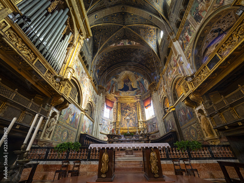 Altare della cattedrale di Cremona
