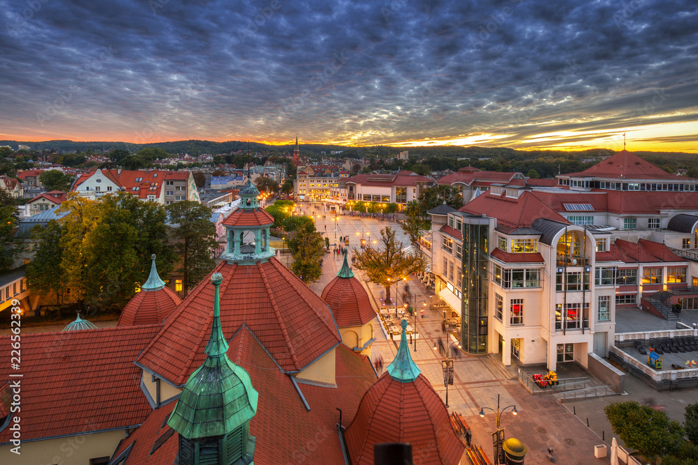 Fototapeta premium Idyllic scenery of the main square in Sopot city at sunset, Poland