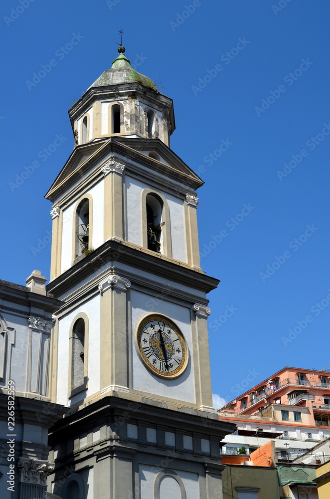 Kirche in Neapels Altstadt