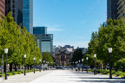 (東京都ｰ都市風景)大手町広場から見る丸の内ビル風景３