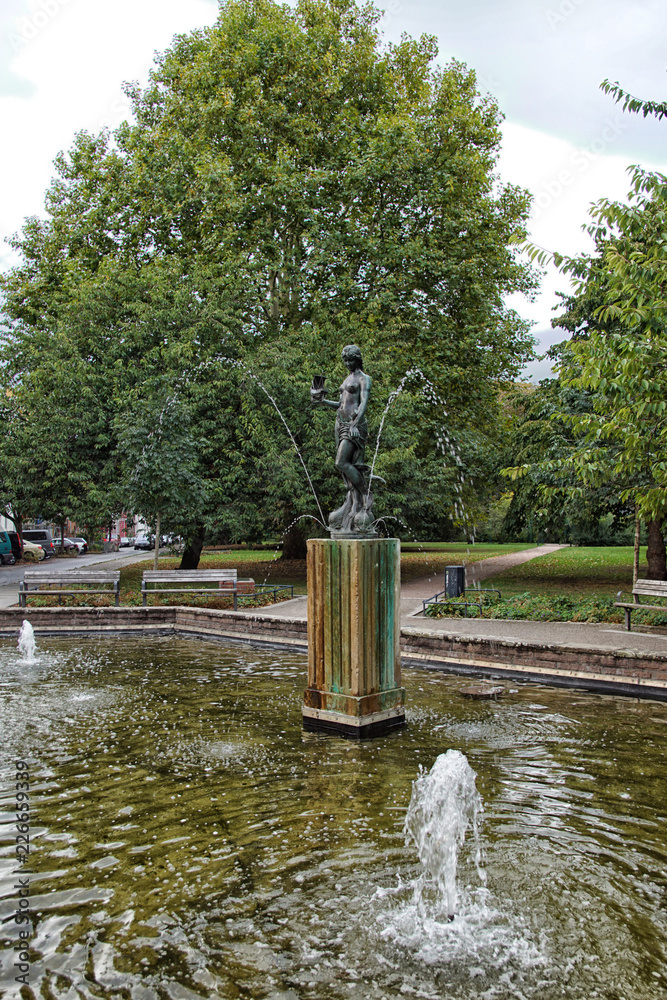 Caspar Behn Brunnen hochformat Caspar Behn Brunnen hochformat