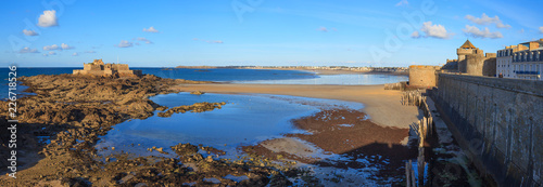 Saint-Malo, les remparts et le fort national