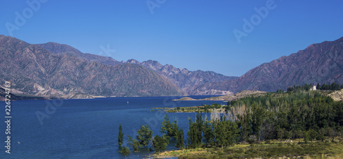 Panoramica del Lago Potrerillos in Argentina