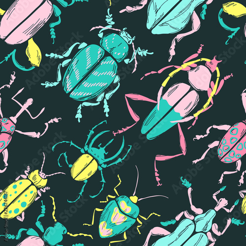 Vector doodle seamless pattern with big decorative tropic bugs. 