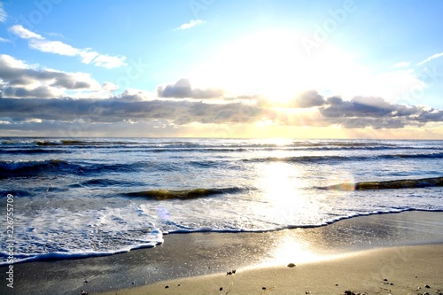 Fototapeta Naklejka Na Ścianę i Meble -  Urlaubsgrüße von der Ostsee - Grußkarte - Sonnenaufgang