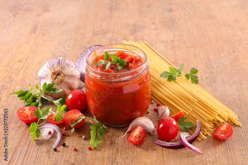 tomato sauce and spaghetti