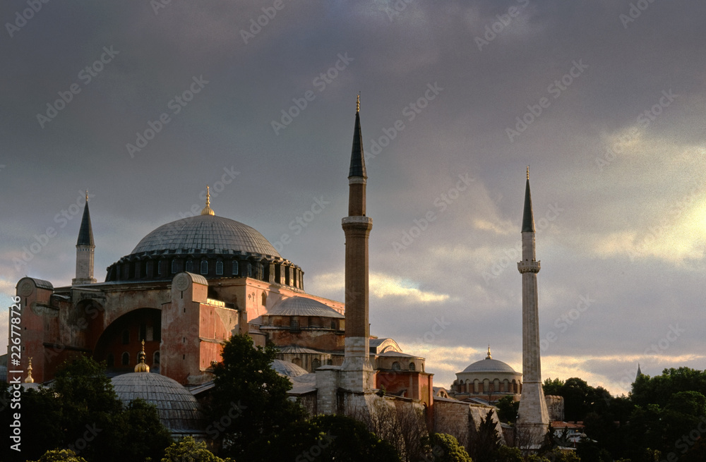 Fototapeta premium The Aya Sofia Mosque in Istanbul, Turkey