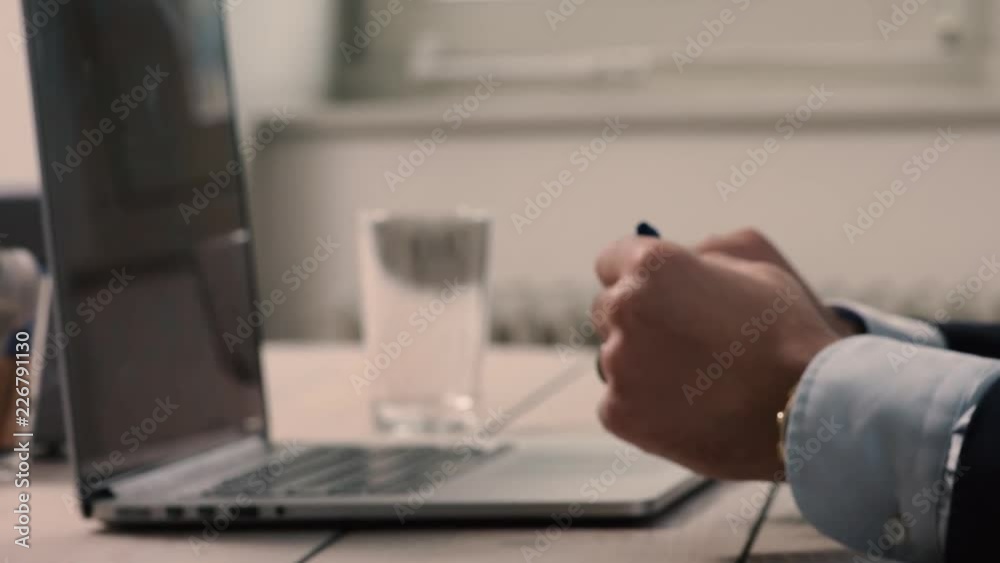 4K Office Accountant