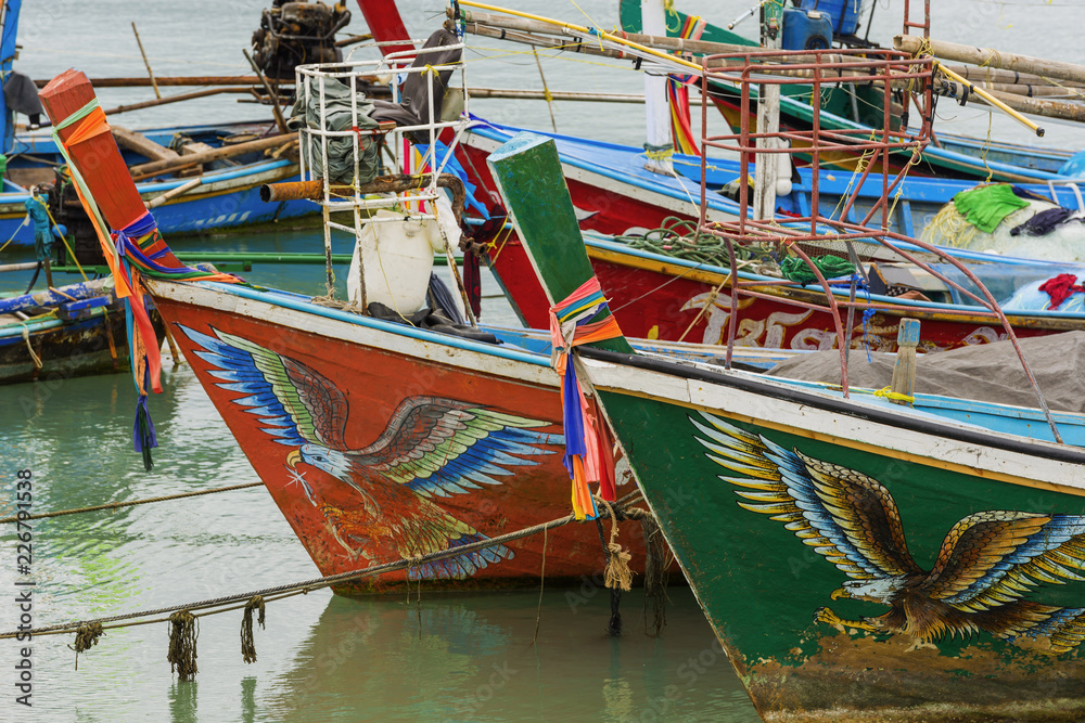 Bunte Fischerboote vor Koh Samui in Thailand Bunte Fischerboote vor Koh Samui in Thailand