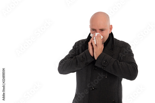 Kranker Mann, Erkältung und Grippe in der Winterzeit