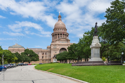 Texas' Capitol Building Complex in Austin, Texas © Christian Hinkle