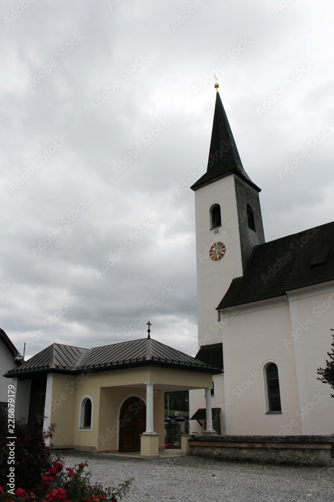 Die Kirche des Hl. Erasmus in Fuschl am See.