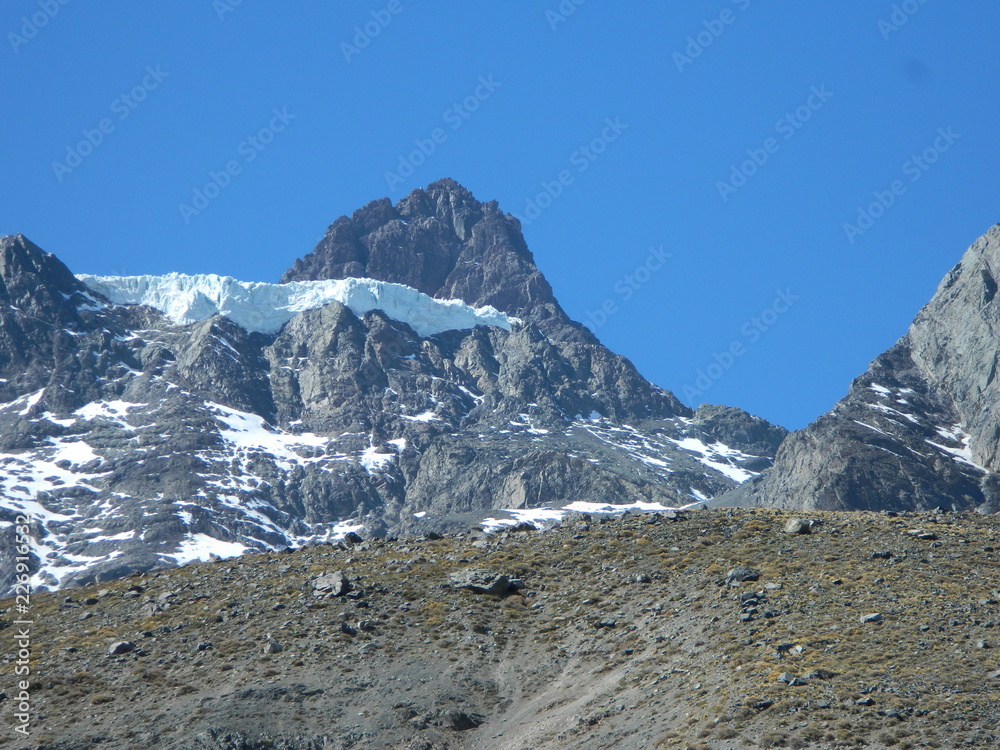 Montanhas, rochas, neve