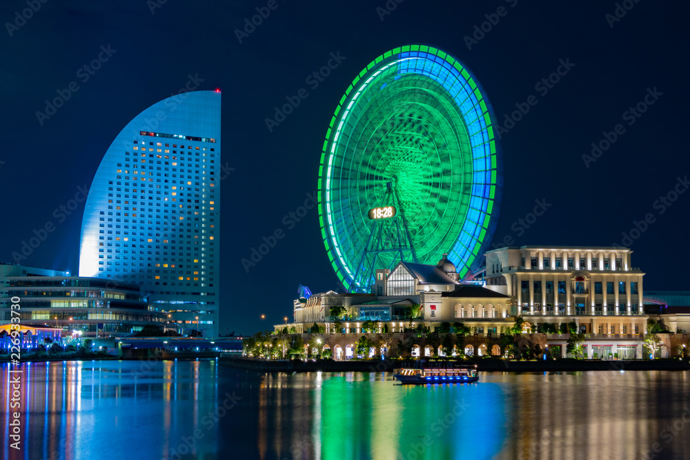 Naklejka premium 神奈川県横浜市みなとみらいの夜景