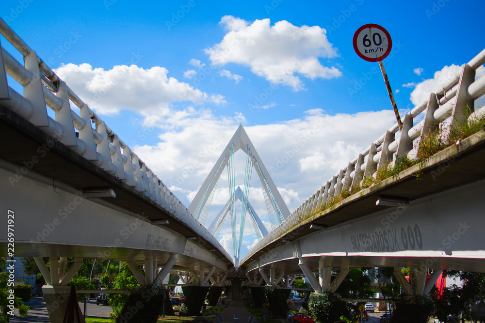 Fototapeta premium City Bridge