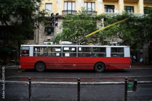 Viejo autobús eléctrico en Budapest, Hungría.